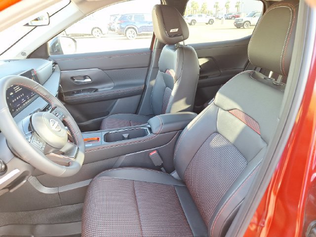 New 2027 Nissan Kicks SR AWD/4WD image 9