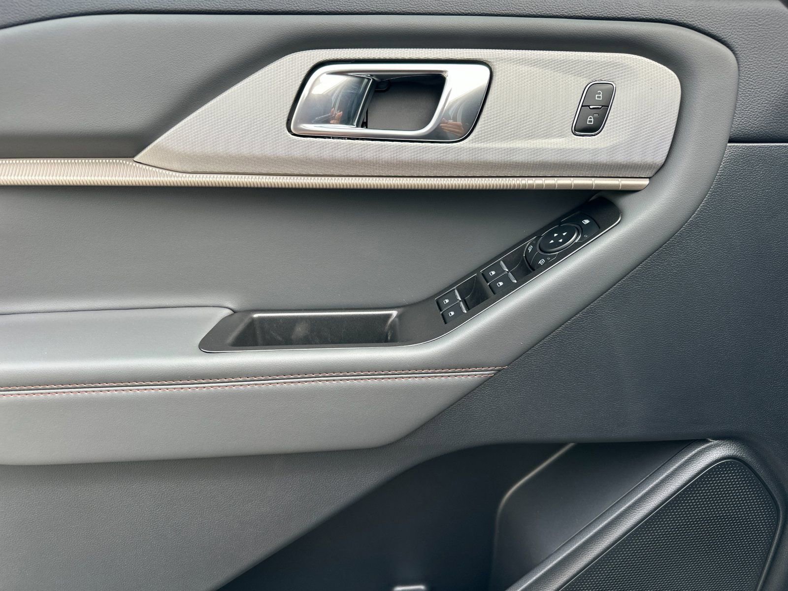 New 2026 Ford Explorer Active image 11