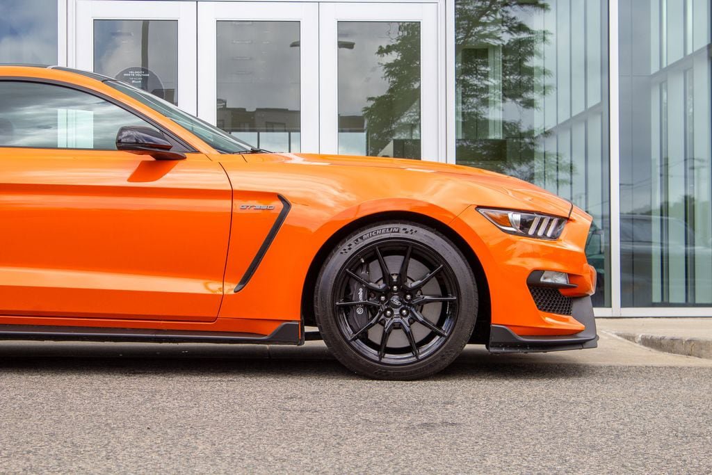 Used 2020 Ford Mustang Shelby GT350 w/ Technology Package RWD image 5