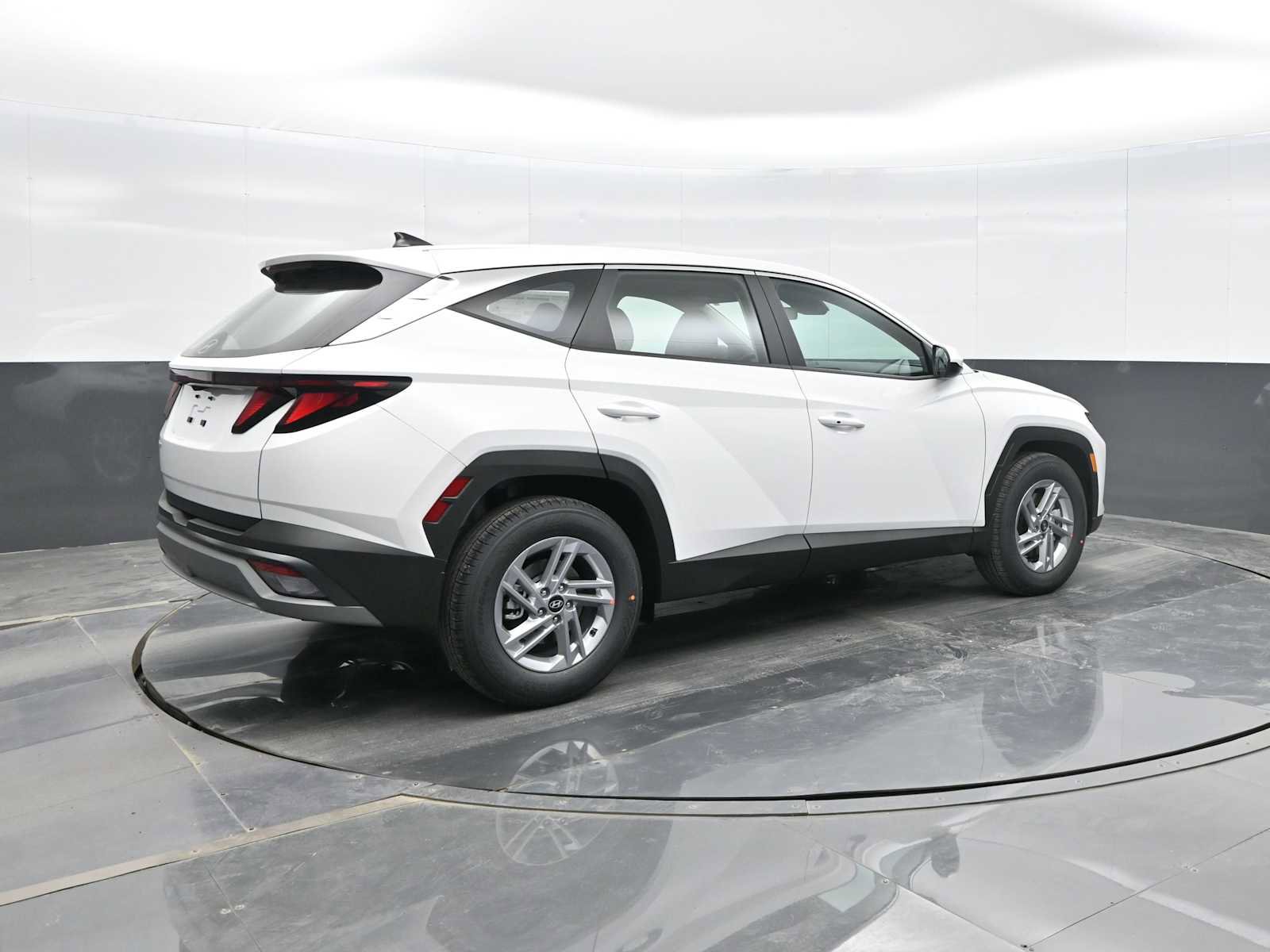 New 2026 Hyundai Tucson SE image 8