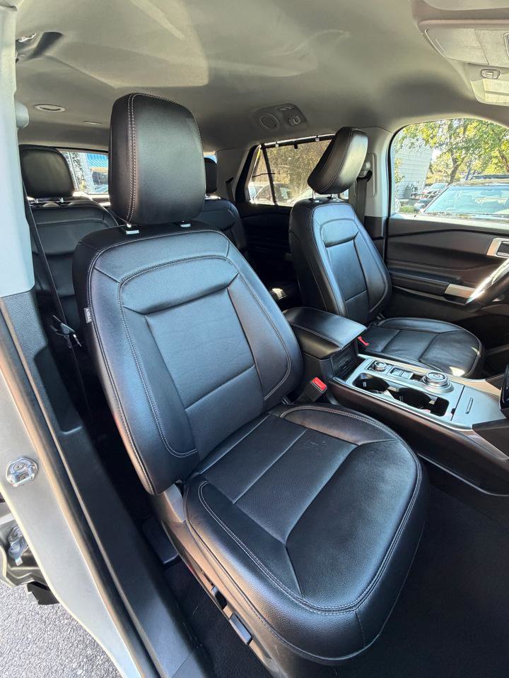 Used 2024 Ford Explorer Limited AWD/4WD image 30