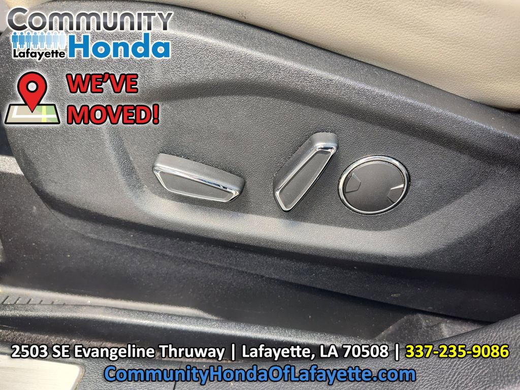 Used 2019 Ford Edge Titanium FWD image 23