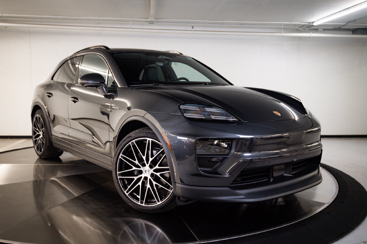 New 2026 Porsche Macan 4 Electric AWD/4WD image 9