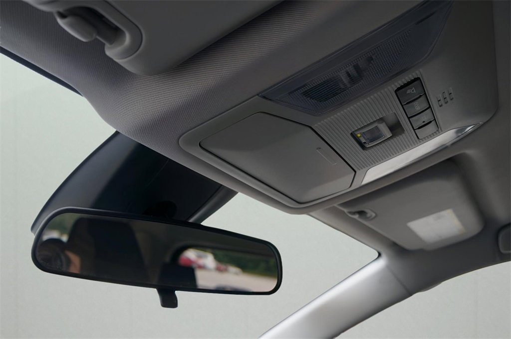 Used 2021 Toyota RAV4 LE image 28