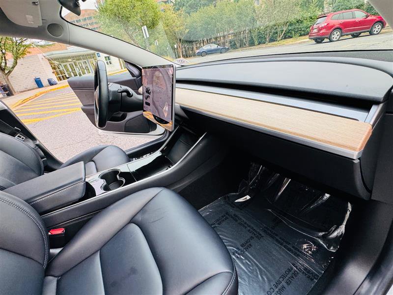 Used 2018 Tesla Model 3 image 27