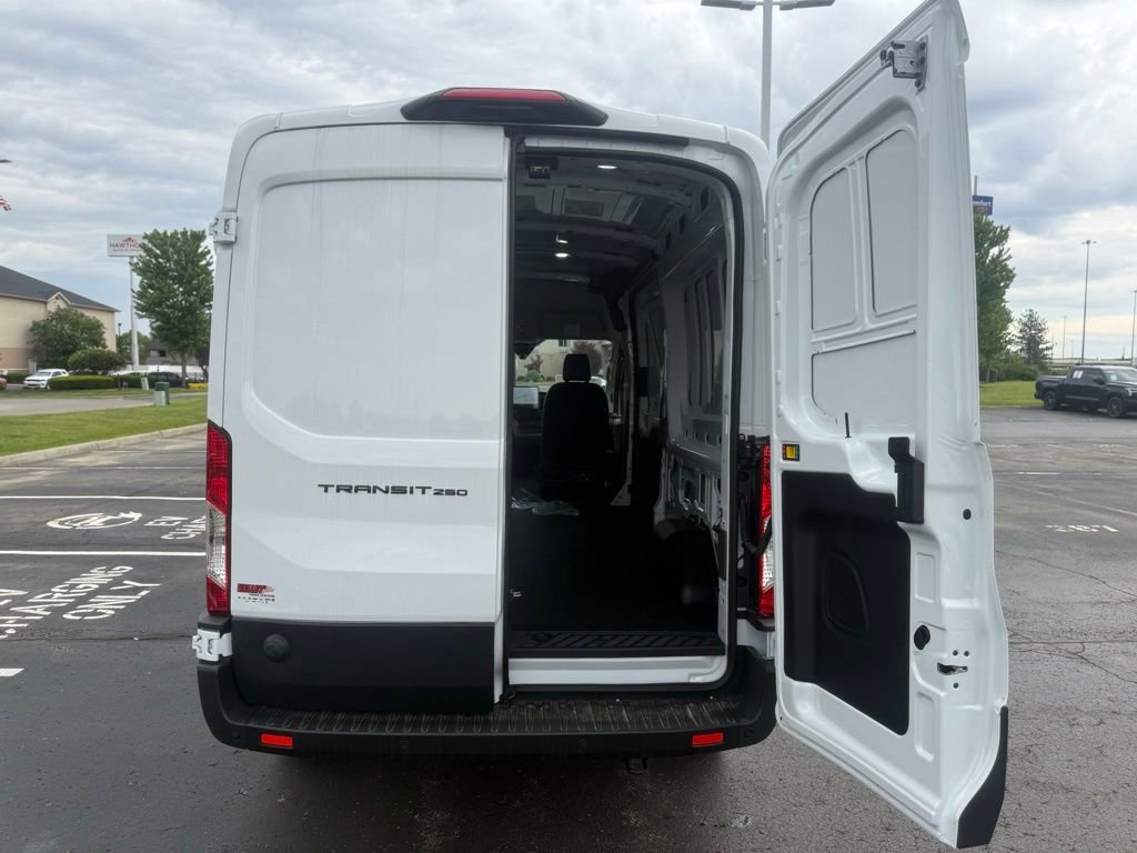 New 2026 Ford Transit 250 148 Medium Roof w/ Load Area Protection Package RWD image 30