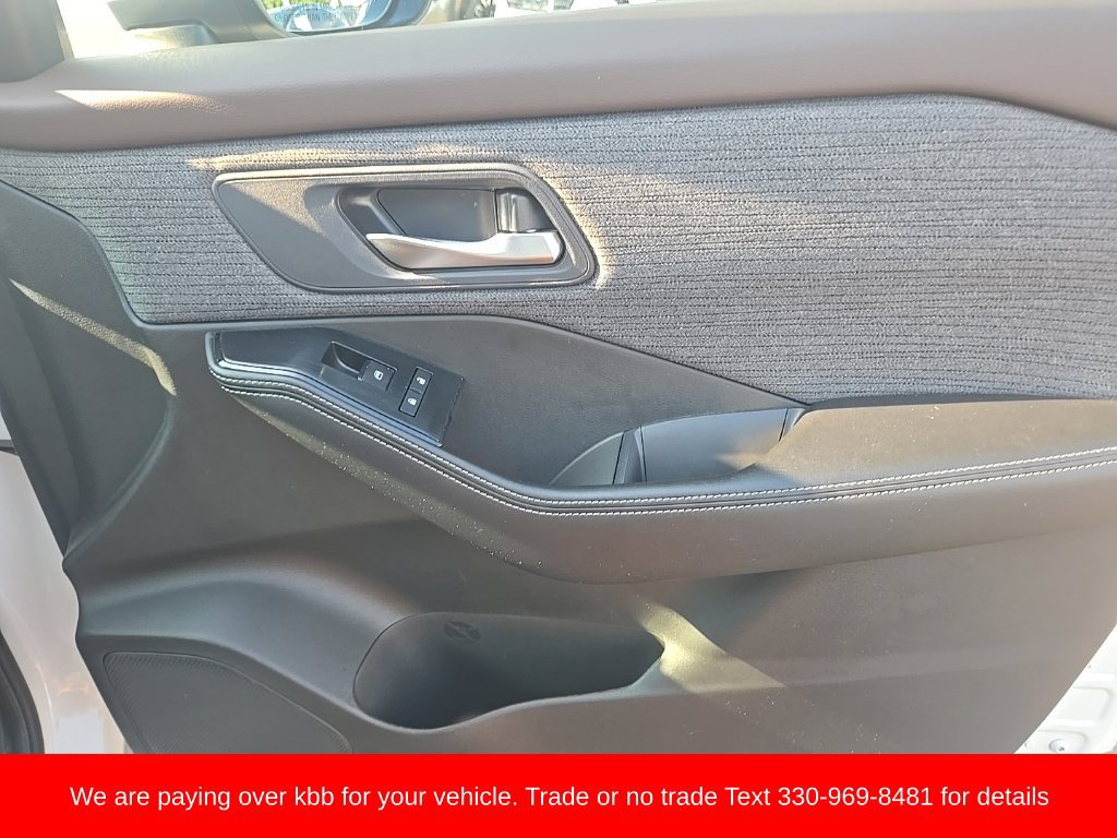 Used 2023 Nissan Rogue SV AWD/4WD image 23