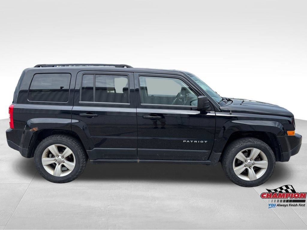 Used 2012 Jeep Patriot Latitude w/ Sun/Sound Group AWD/4WD image 5