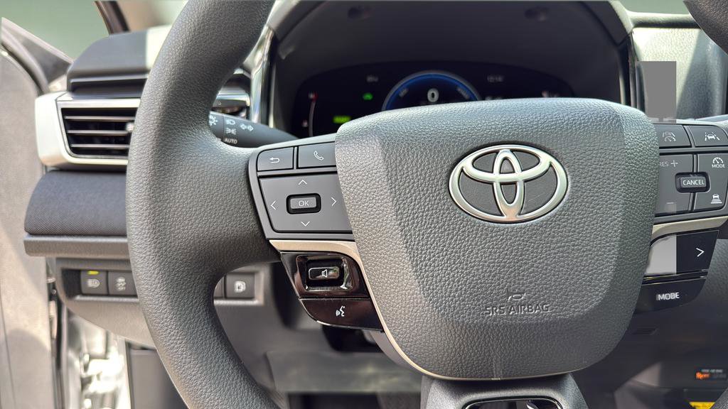 Used 2025 Toyota Camry LE AWD/4WD image 22