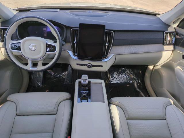 Used 2026 Volvo XC90 B6 Ultra w/ Protection Package image 24