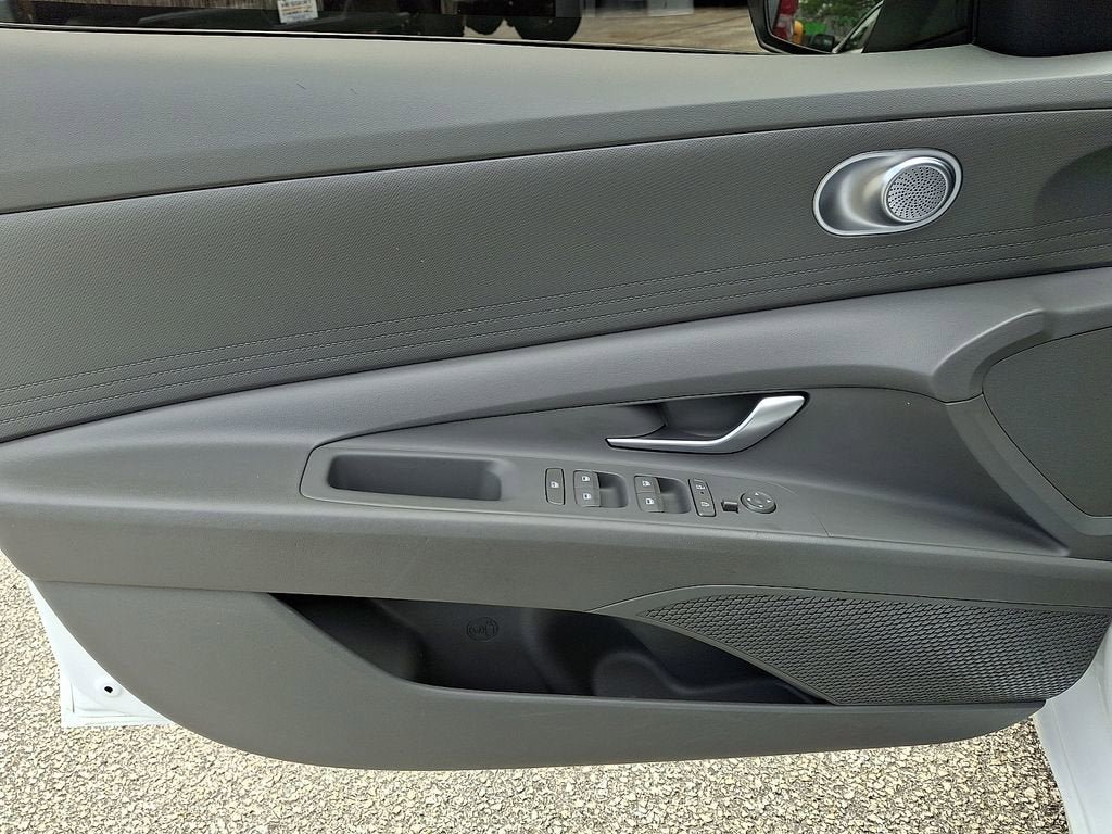 Used 2024 Hyundai Elantra SEL FWD image 14