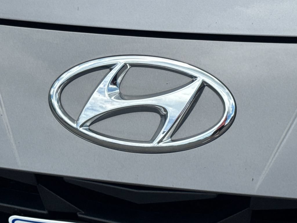 Used 2023 Hyundai Elantra SE w/ Cargo Package FWD image 16