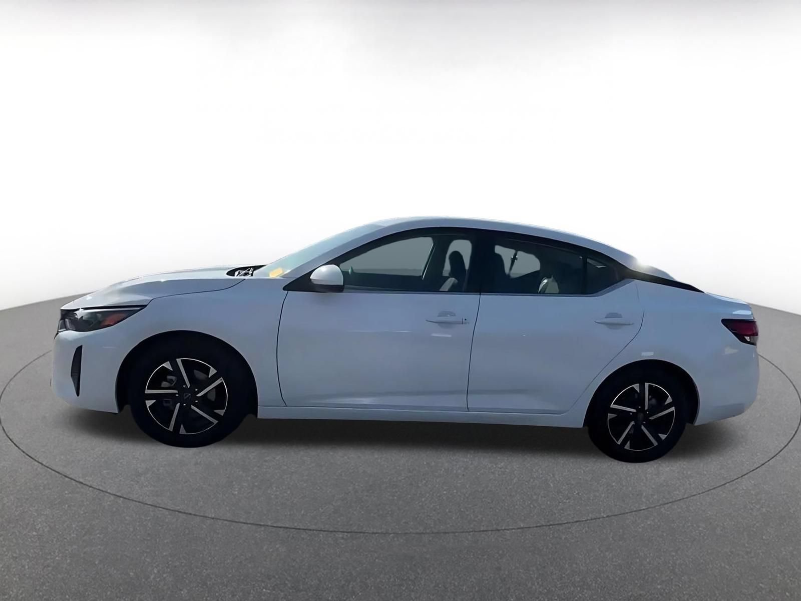 Used 2025 Nissan Sentra SV FWD image 8