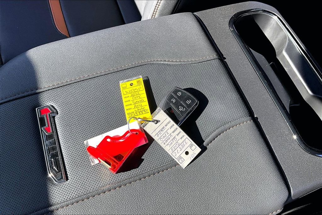 Used 2025 GMC Sierra 2500 AT4 w/ AT4 Premium Plus Package image 34