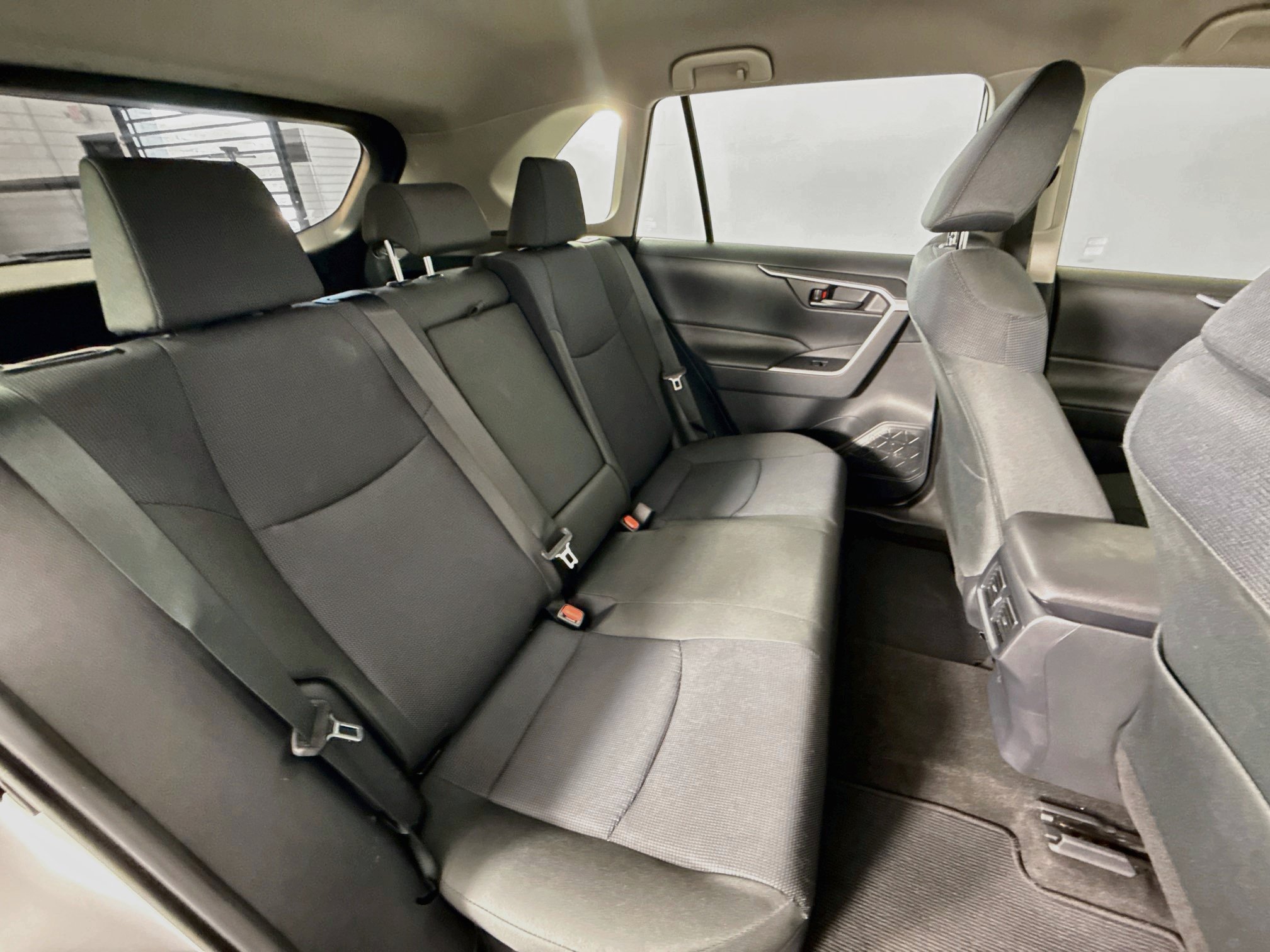 Used 2025 Toyota RAV4 LE AWD/4WD image 23