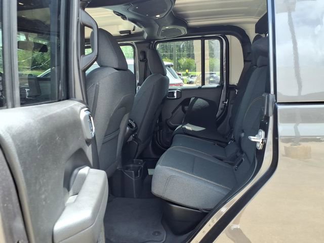 Used 2025 Jeep Gladiator Sport image 17