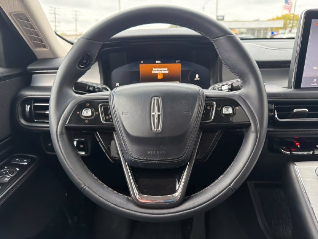Used 2024 Lincoln Aviator AWD w/ Premium Package image 17
