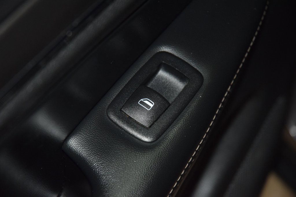 Used 2017 Jeep Grand Cherokee Limited image 47