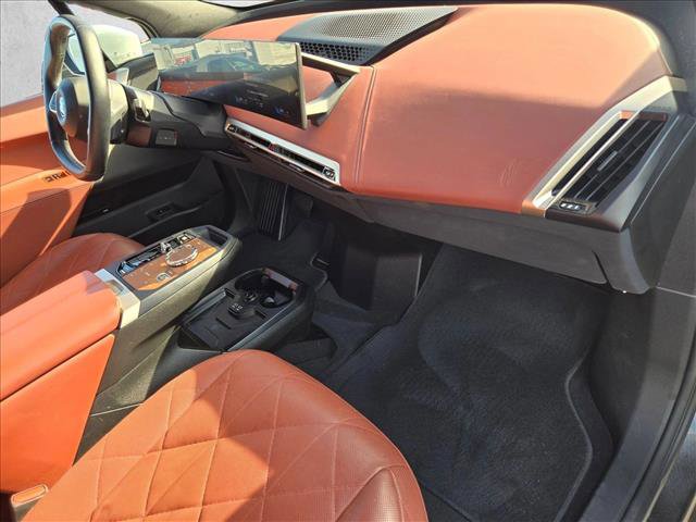 Used 2023 BMW iX xDrive50 w/ Ultimate Package image 23