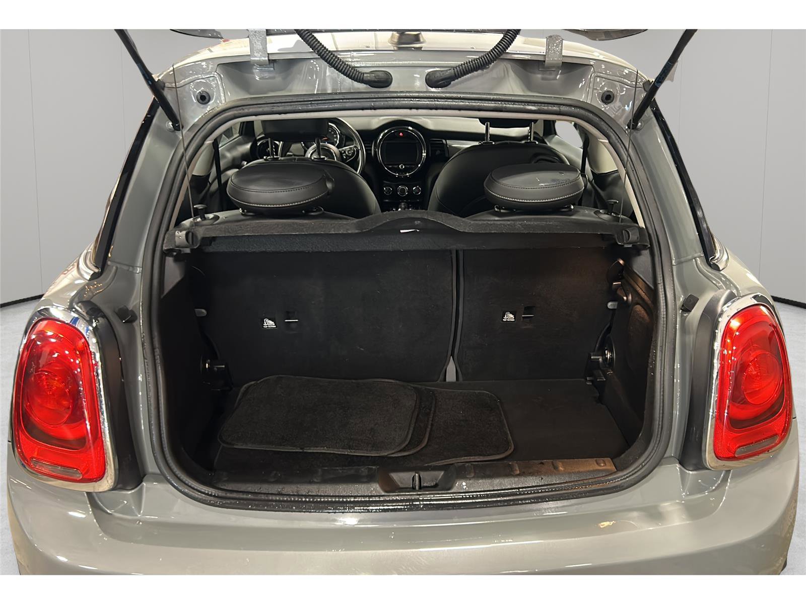 Used 2019 MINI Cooper 2-Door Hardtop w/ Storage Package FWD image 12