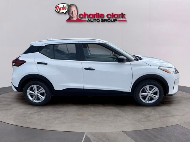 Certified 2025 Nissan Kicks Play S image 7