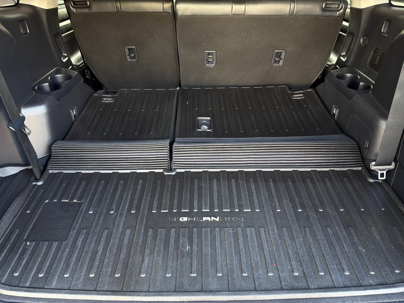 Used 2020 Toyota Highlander XLE FWD image 15