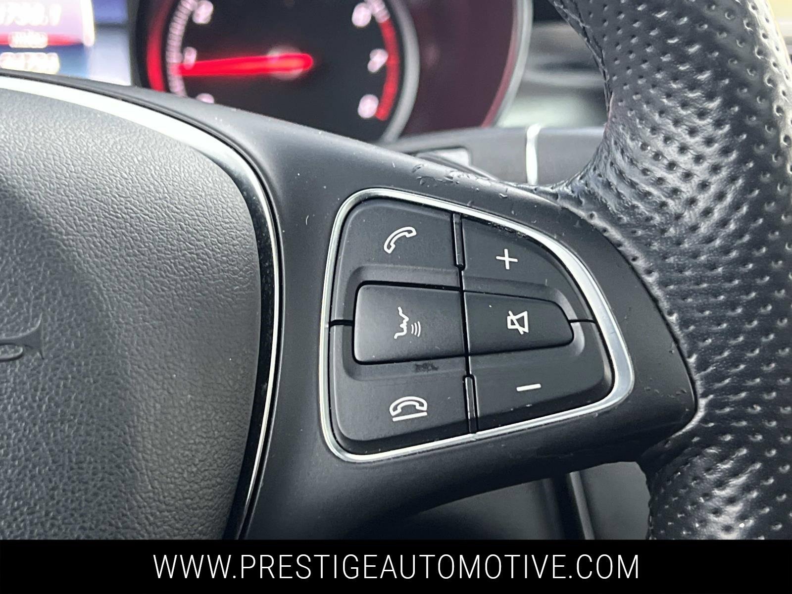 Used 2018 Mercedes-Benz GLC 300 4MATIC image 31