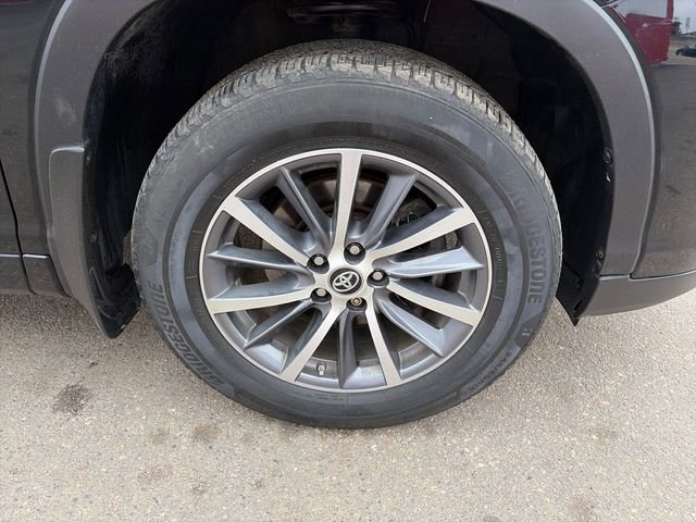 Used 2018 Toyota Highlander XLE w/ Protection Package #3 AWD/4WD image 14