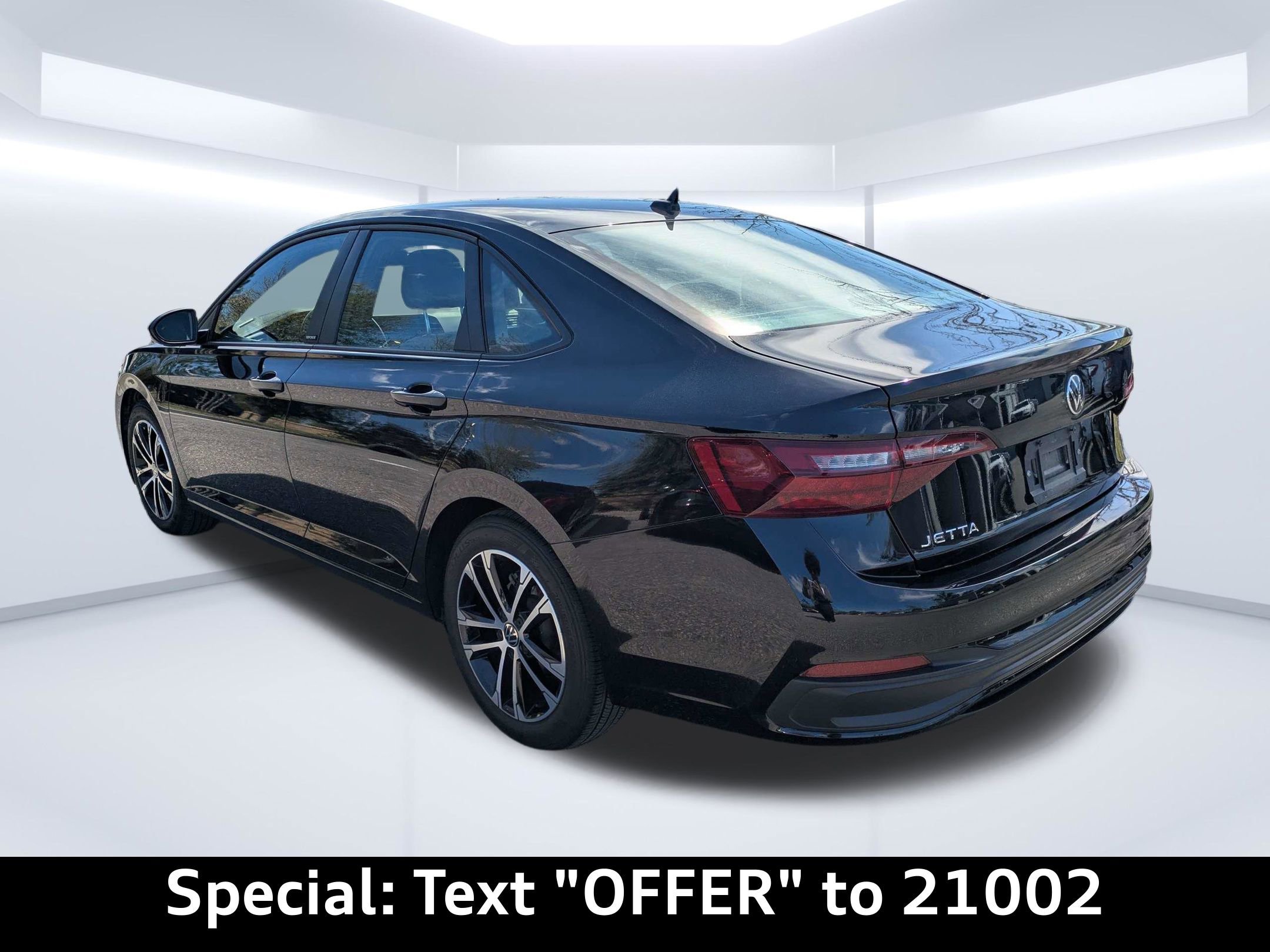 Used 2024 Volkswagen Jetta Sport image 5