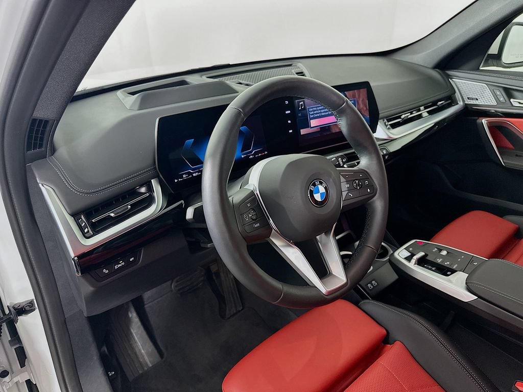 Used 2025 BMW X1 xDrive28i AWD/4WD image 14