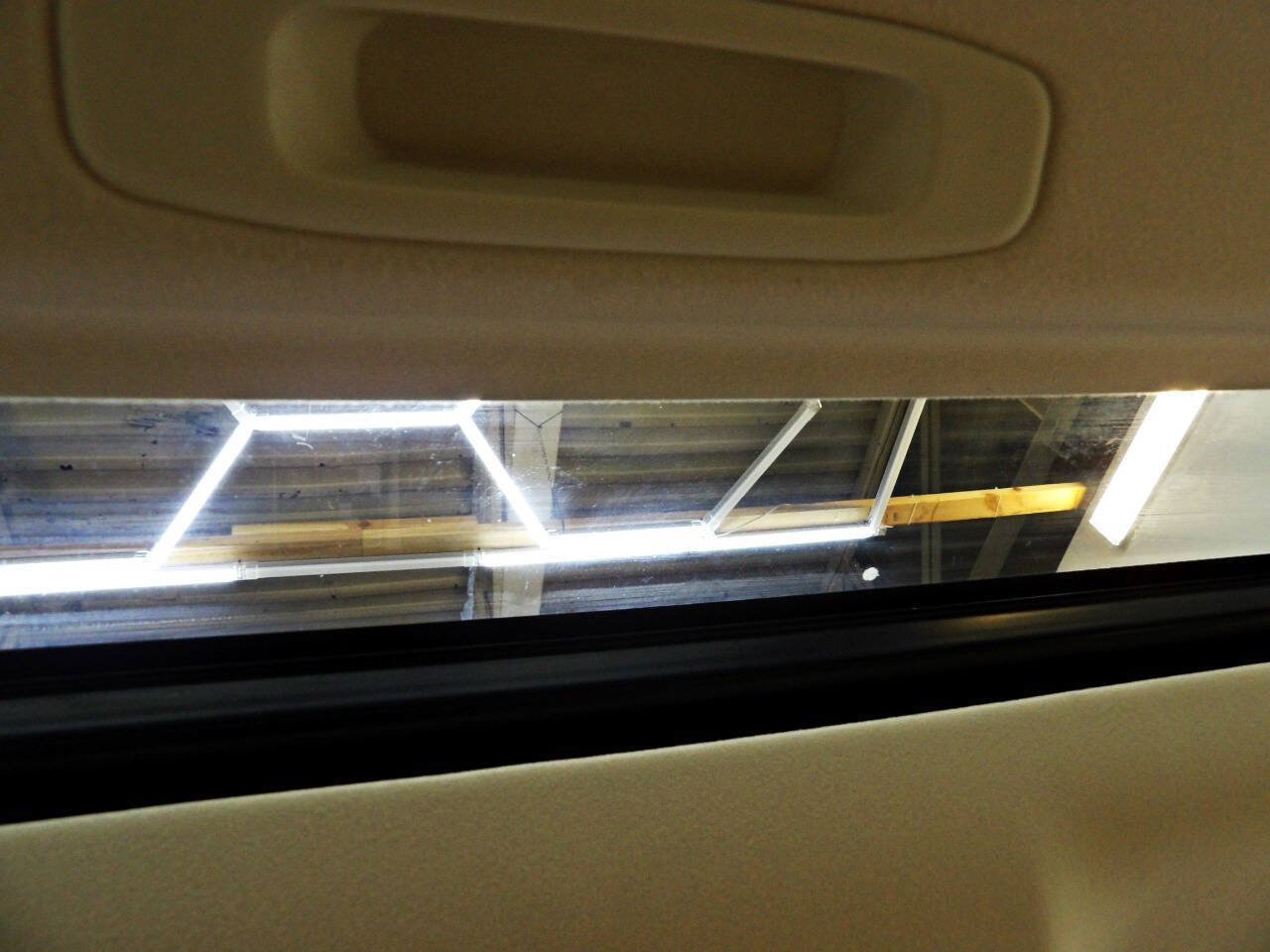 Used 2013 Lexus ES 300h w/ Luxury Pkg FWD image 19