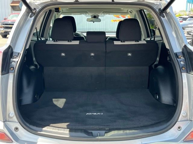 Used 2017 Toyota RAV4 XLE AWD/4WD image 12