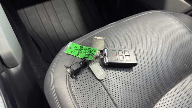 Used 2019 Land Rover Range Rover HSE AWD/4WD image 25