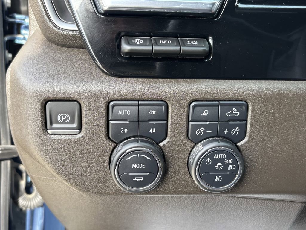 Used 2024 Chevrolet Silverado 2500 LTZ w/ LTZ Convenience Package image 19
