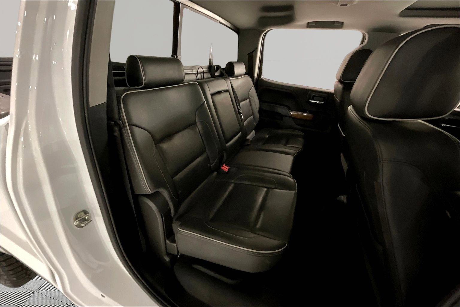 Used 2018 Chevrolet Silverado 2500 High Country w/ Duramax Plus Package image 24
