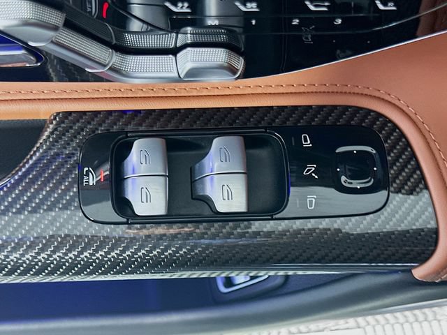 Certified 2022 Mercedes-Benz SL 63 AMG 4MATIC image 18
