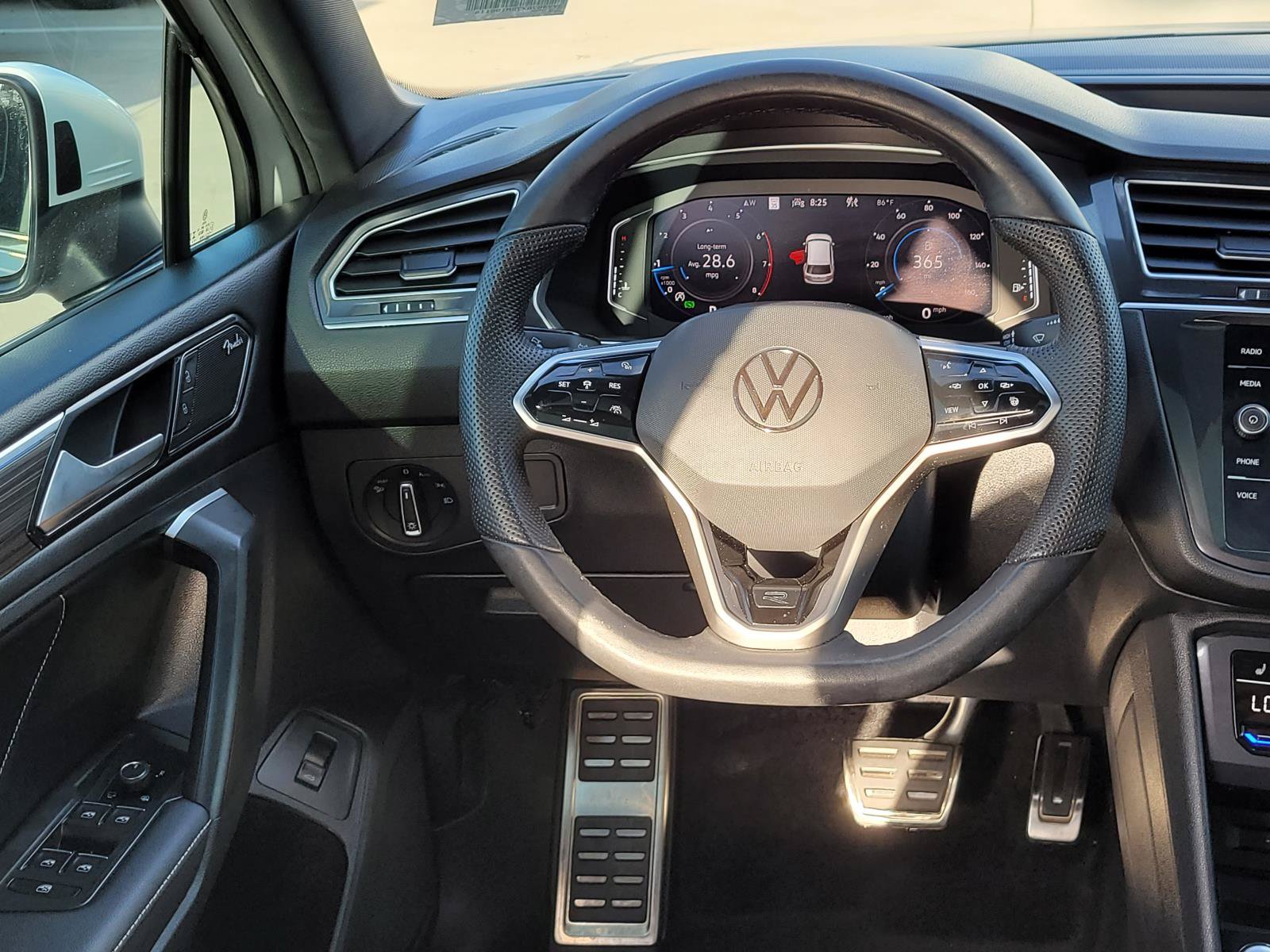 Used 2024 Volkswagen Tiguan SEL R-Line w/ MDO Package, Two-Row AWD/4WD image 6