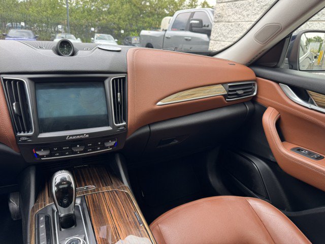 Used 2018 Maserati Levante AWD/4WD image 28