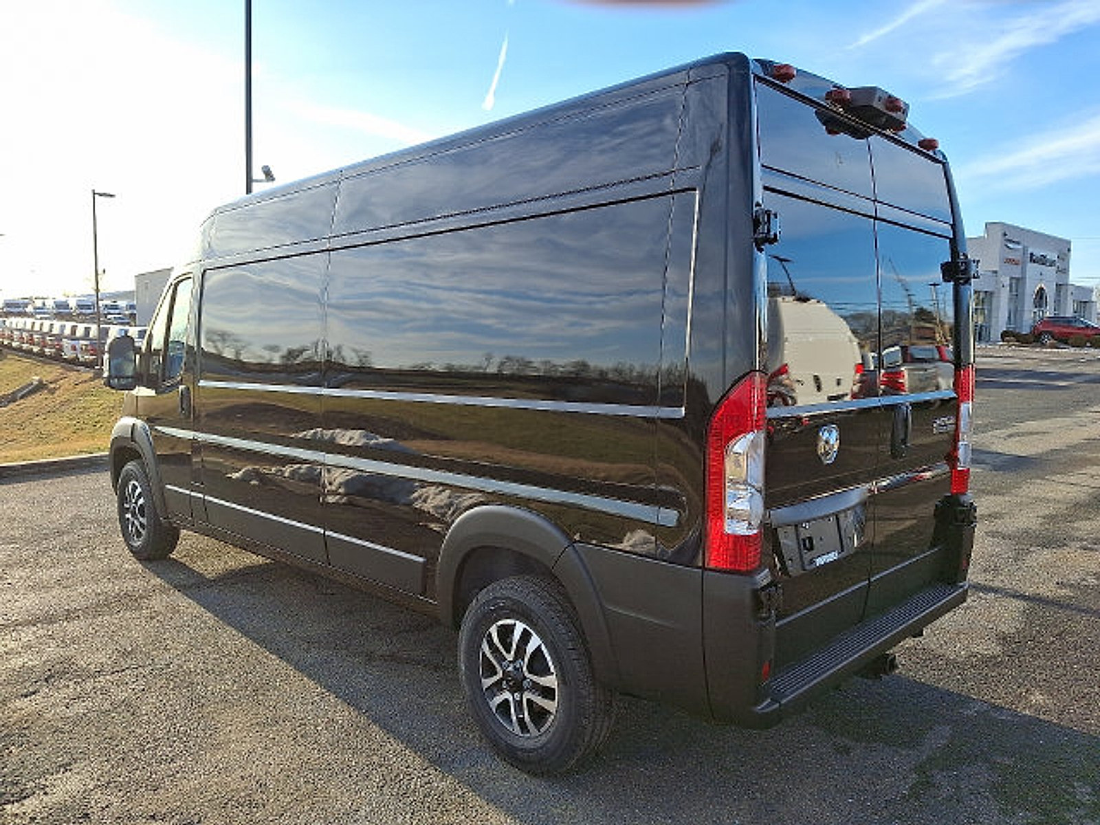 Used 2025 RAM ProMaster 2500 w/ Quick Order Package 22H SLT+ FWD image 3