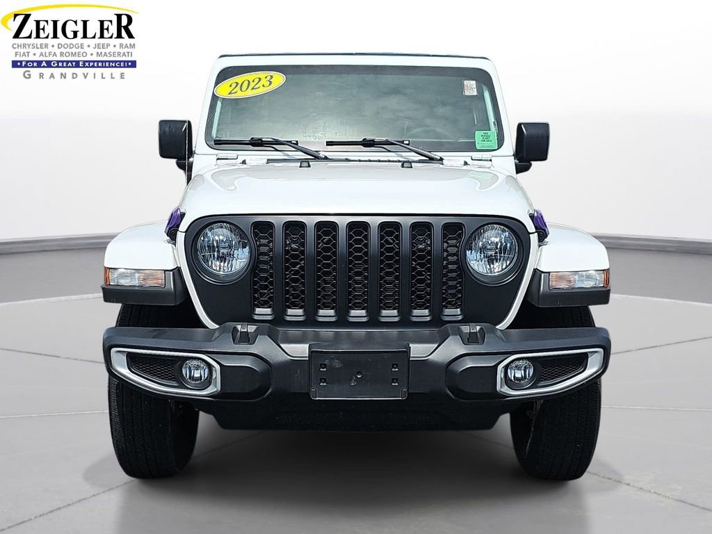 Used 2023 Jeep Gladiator Sport AWD/4WD image 2