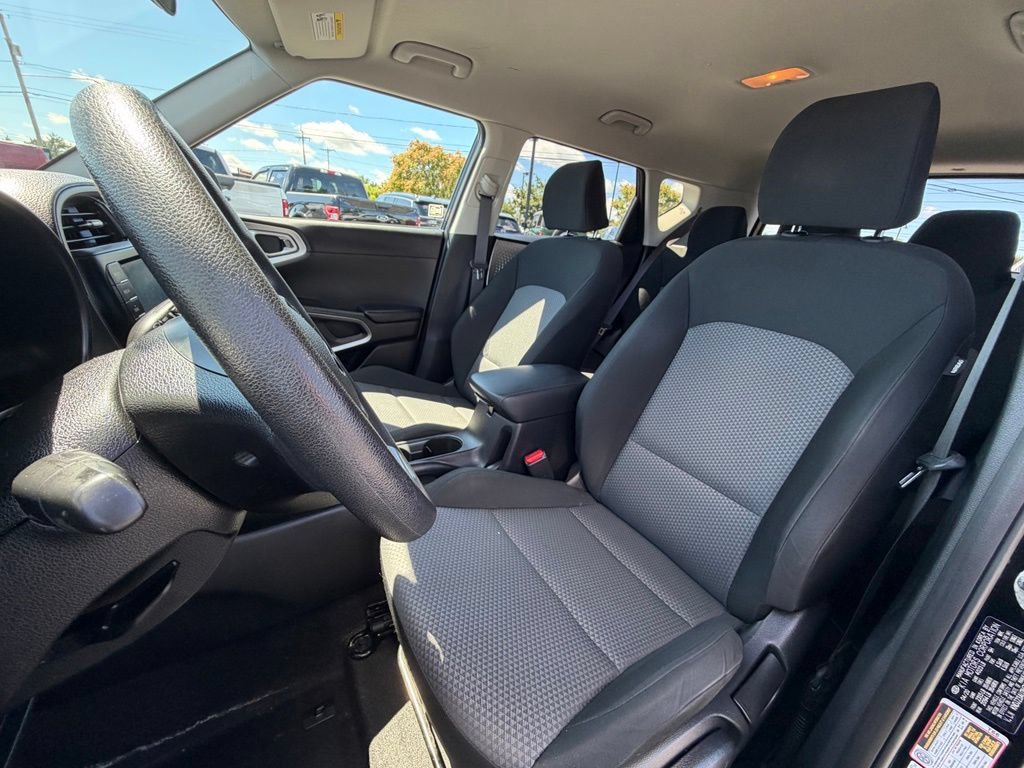 Used 2021 Kia Soul LX FWD image 22