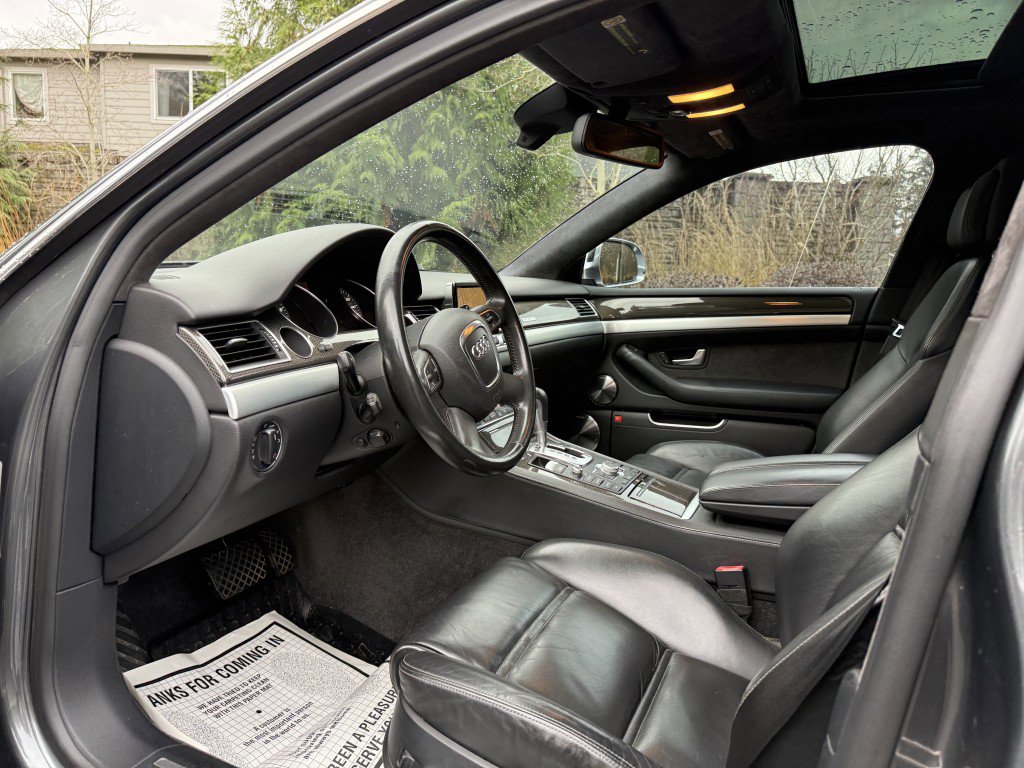 Used 2009 Audi S8 image 16