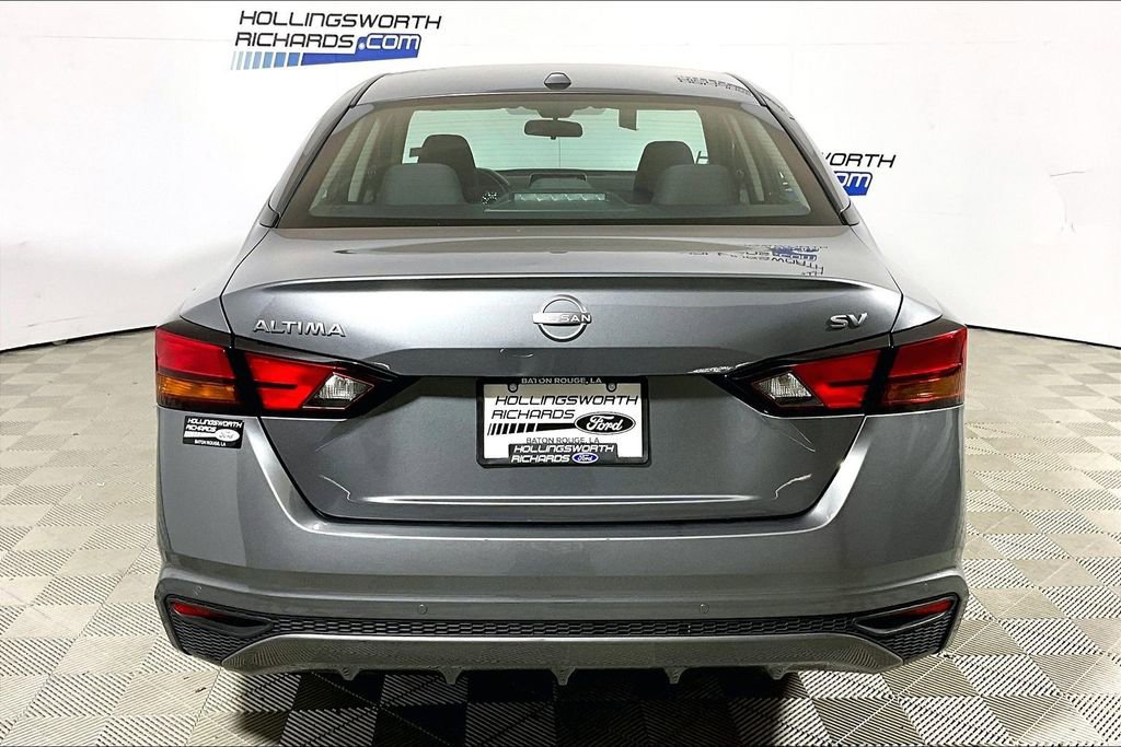 Used 2024 Nissan Altima 2.5 SV image 4