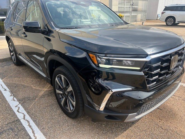 Used 2023 Honda Pilot Touring image 4