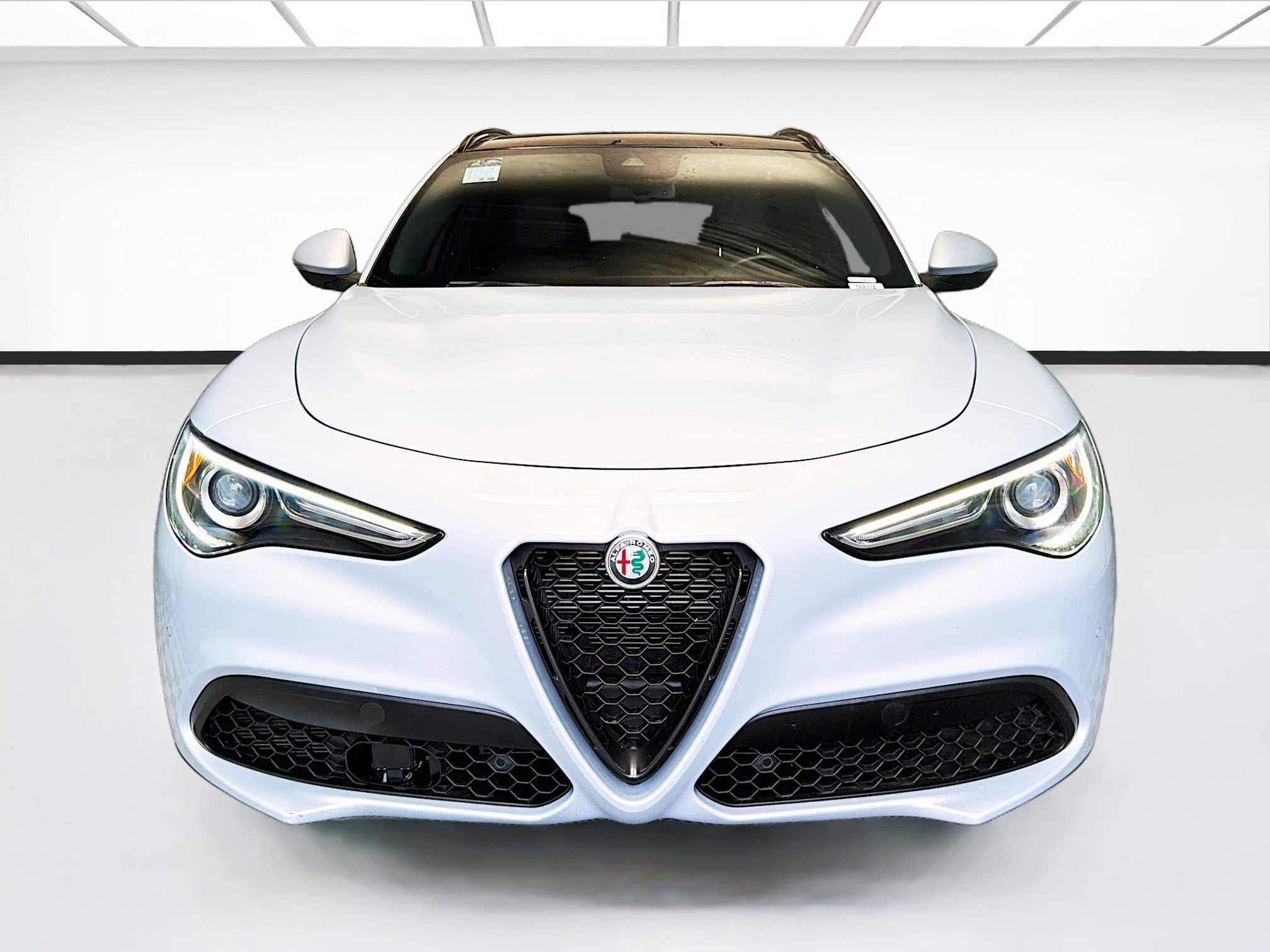 Used 2023 Alfa Romeo Stelvio Sprint AWD/4WD image 2