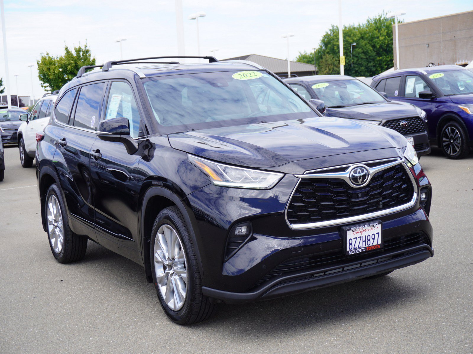 Used 2022 Toyota Highlander Limited AWD/4WD image 1