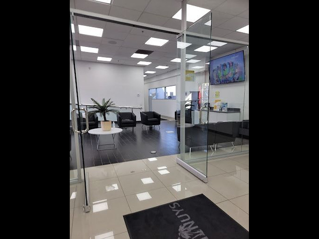 Used 2025 Mercedes-Benz GLE 350 4MATIC image 46