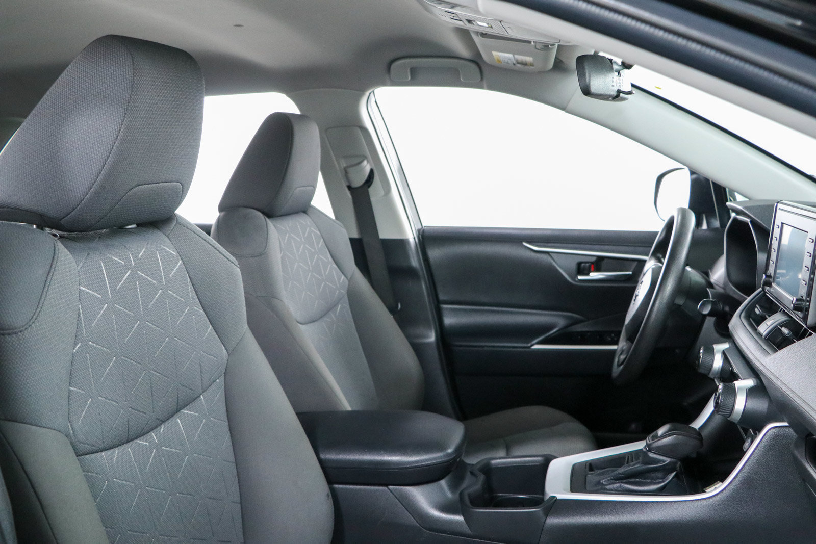 Used 2022 Toyota RAV4 XLE FWD image 26