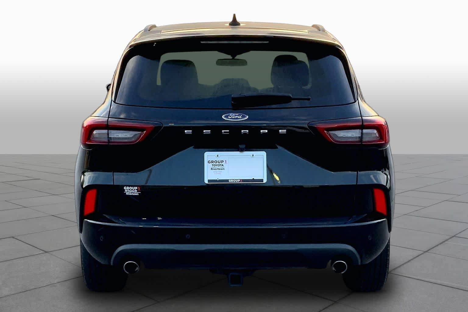 Used 2023 Ford Escape ST-Line w/ Tech Pack #1 FWD image 5