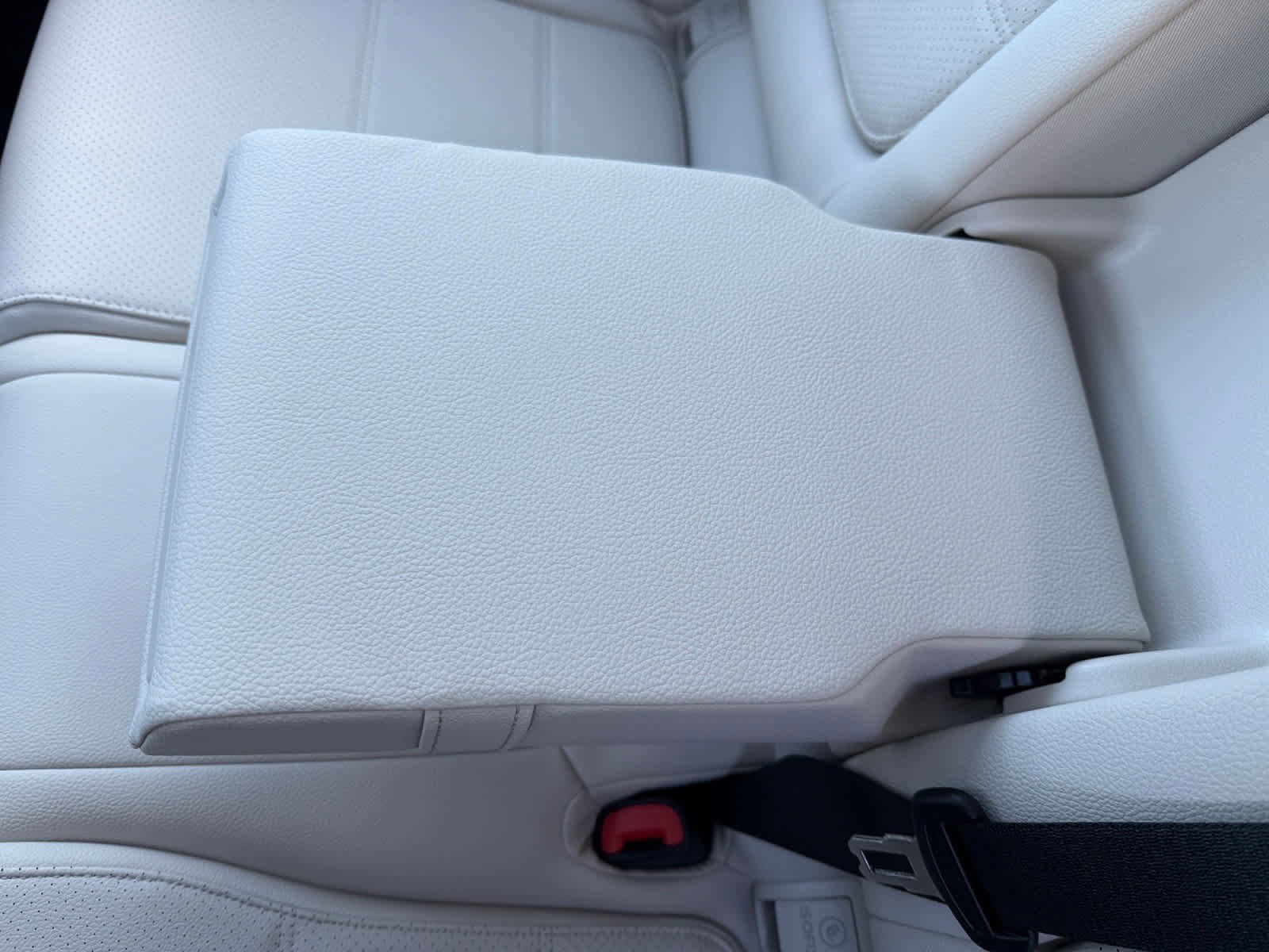 New 2026 Mercedes-Benz C 300 4MATIC Sedan image 28